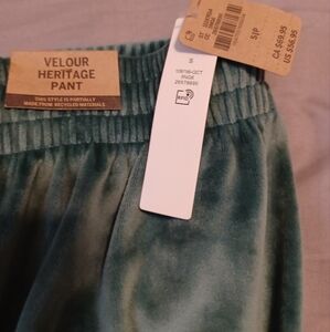 Pink pants never worn